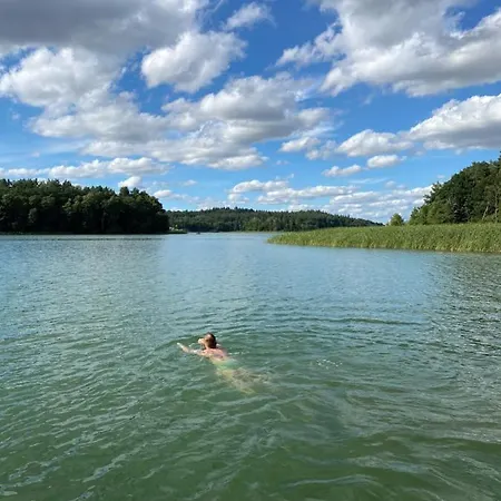 Dom Nad Jeziorem - House By The - Bory Tucholskie Дом отдыха Borzechowo
