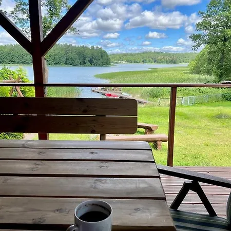 Dom Nad Jeziorem - House By The - Bory Tucholskie Дом отдыха