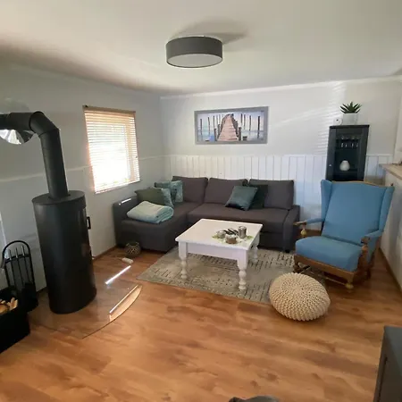 Dom Nad Jeziorem - House By The - Bory Tucholskie Дом отдыха