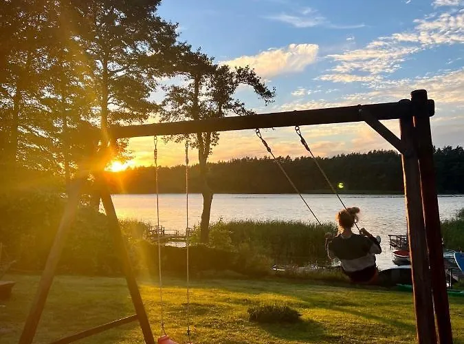 Dom Nad Jeziorem - House By The - Bory Tucholskie Tatil Evi *