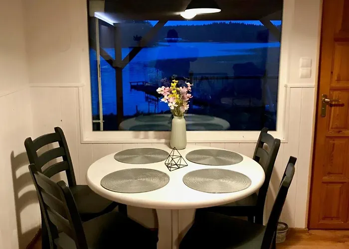 Dom Nad Jeziorem - House By The - Bory Tucholskie Tatil Evi