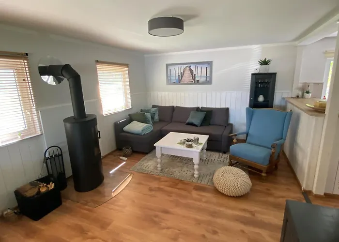 Dom Nad Jeziorem - House By The - Bory Tucholskie Tatil Evi