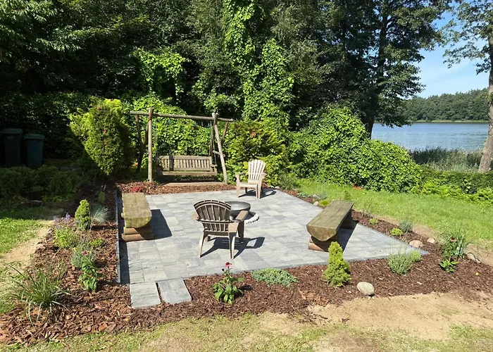 Dom Nad Jeziorem - House By The - Bory Tucholskie Tatil Evi *